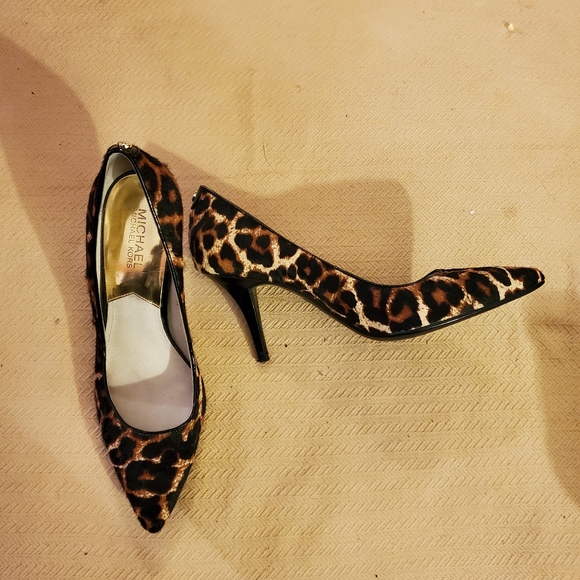 Michael Kors leporard skin shoes - Picture 4 of 7